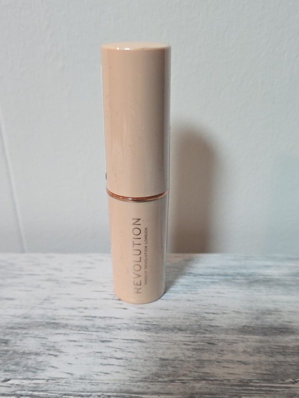Revolution Fast Base Stick Foundation-F1